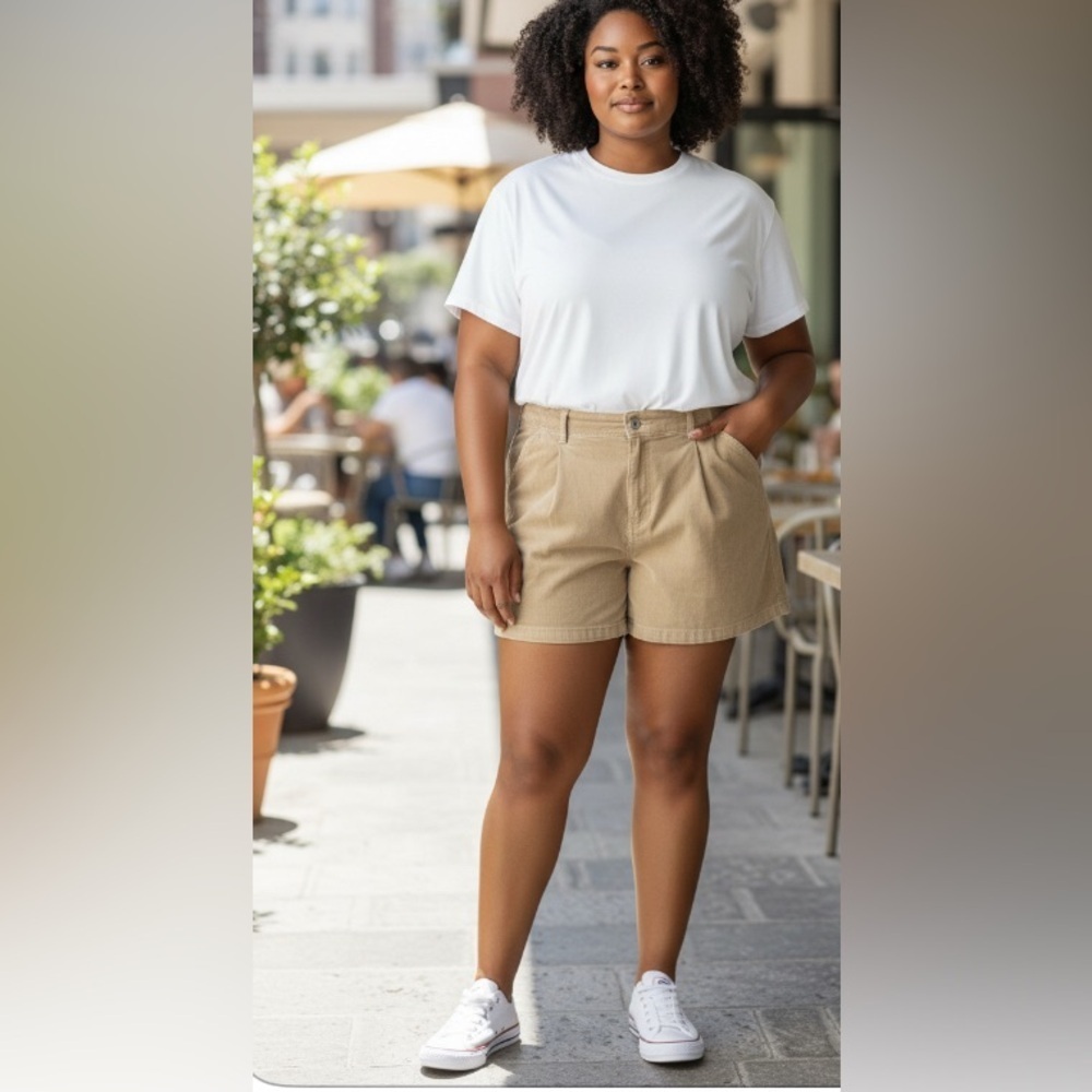 NWT-Casual Tan Women 16 pleated
Classic high-rise slim hip & leg Shorts
3 inseam